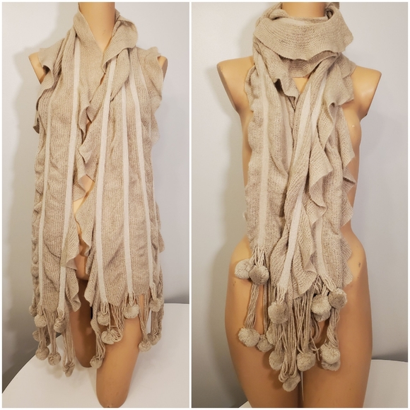 Accessories - Beautiful Knitted Tan/ Light Brown Scarf